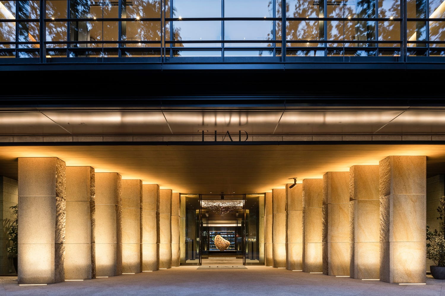 名古屋「TIAD,オートグラフ コレクション」ホテルライフを満喫できるプールや料飲施設など完備