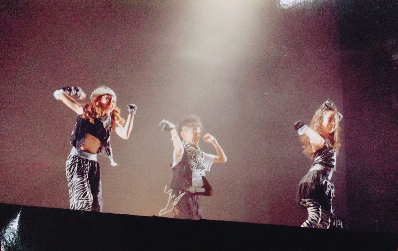 MOMOKAはダンス仲間と久しぶりの再会（提供画像）