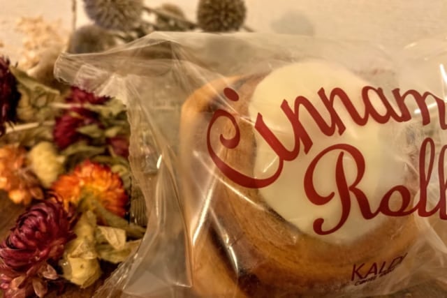 カルディ シナモンロールパッケージ