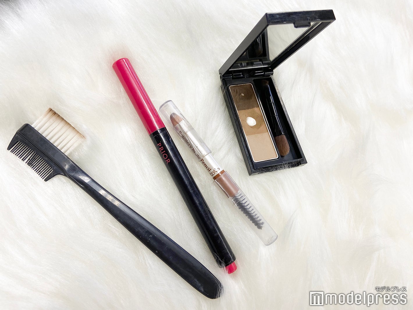 アイブロウアイテム（C）モデルプレス