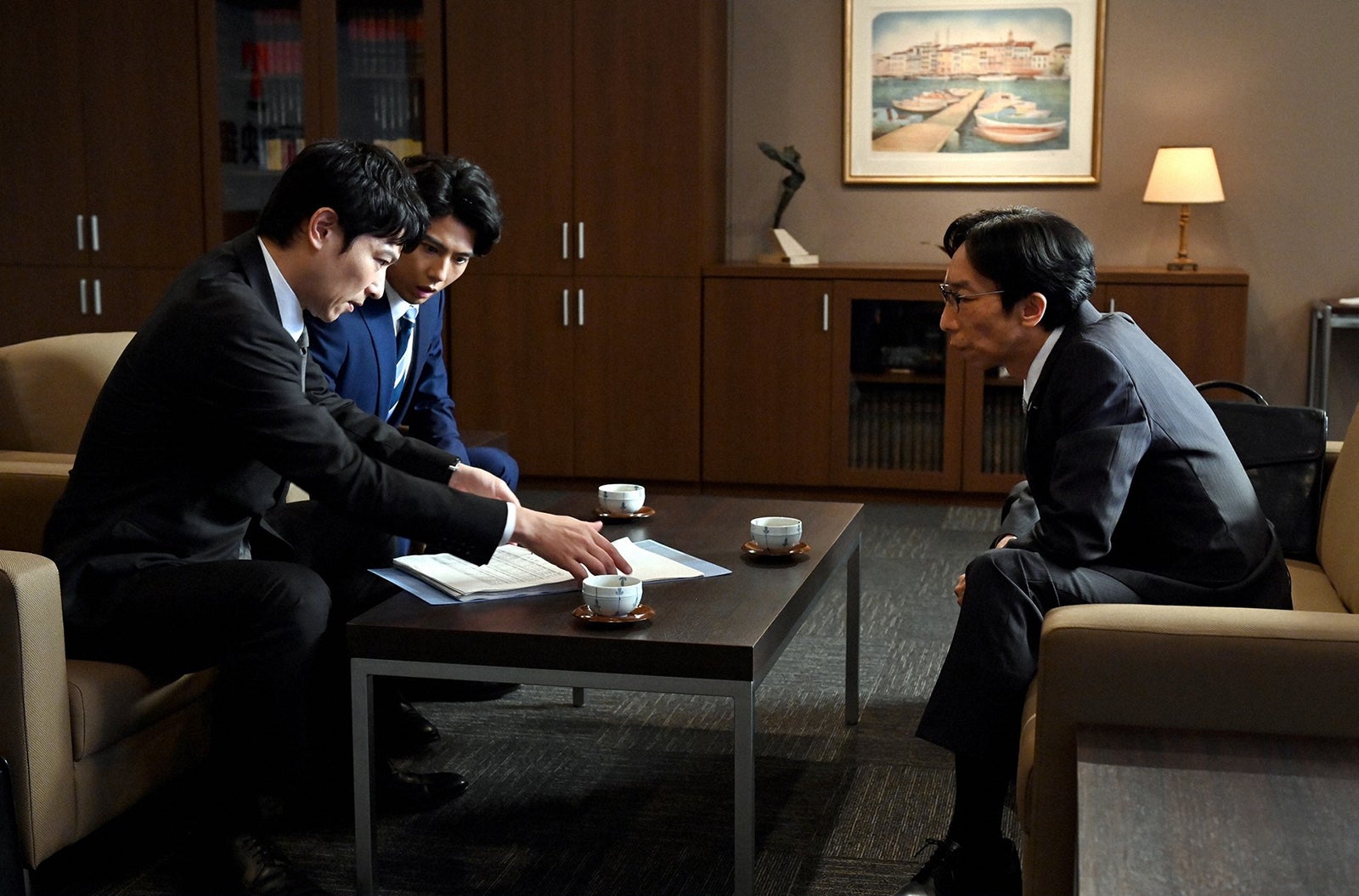 堺雅人、賀来賢人／「半沢直樹」第9話より（C）TBS