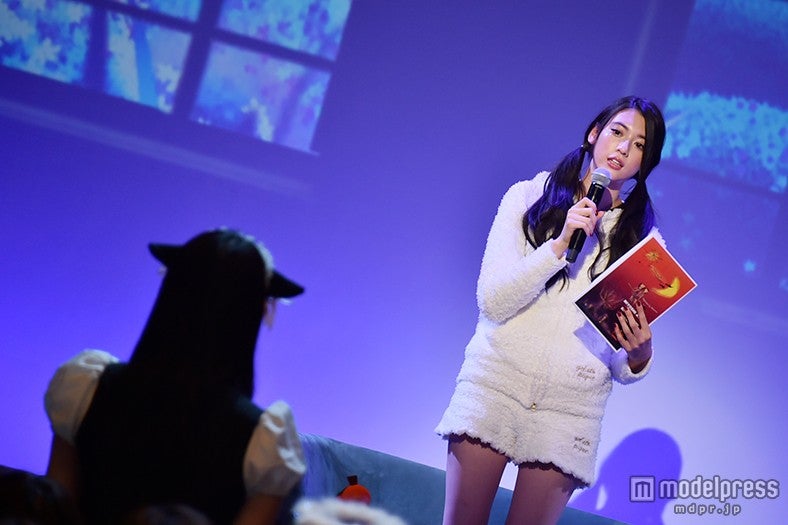 ファンの質問に答える