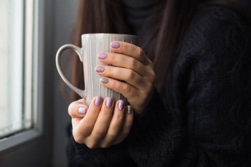 手足の冷えが気になる女性