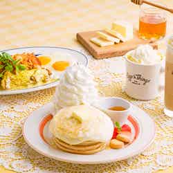エッグスンシングス、バター×はちみつの“背徳”パンケーキ新登場