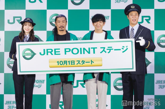 (左から)足立梨花、菅良太郎、向井慧、尾形貴弘(C)モデルプレス