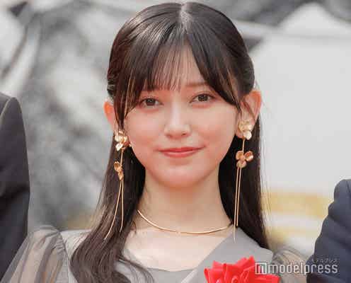 乃木坂46池田瑛紗、白ソックスから美脚のぞく「肌真っ白」「着こなしててすごい」