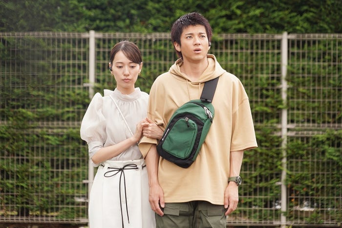 戸田恵梨香、山田裕貴 「ハコヅメ~たたかう!交番女子~」第2話より(C)日本テレビ