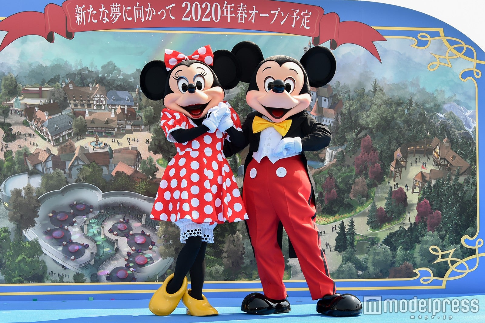 新作日本製TDL開園当時　特大 ミッキーマウス 身長130㎝ 商売繁盛 お店の前にいかがでしょうか。 ミッキーマウス