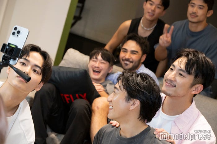 「ボーイフレンド」Instagram配信の様子(C)モデルプレス