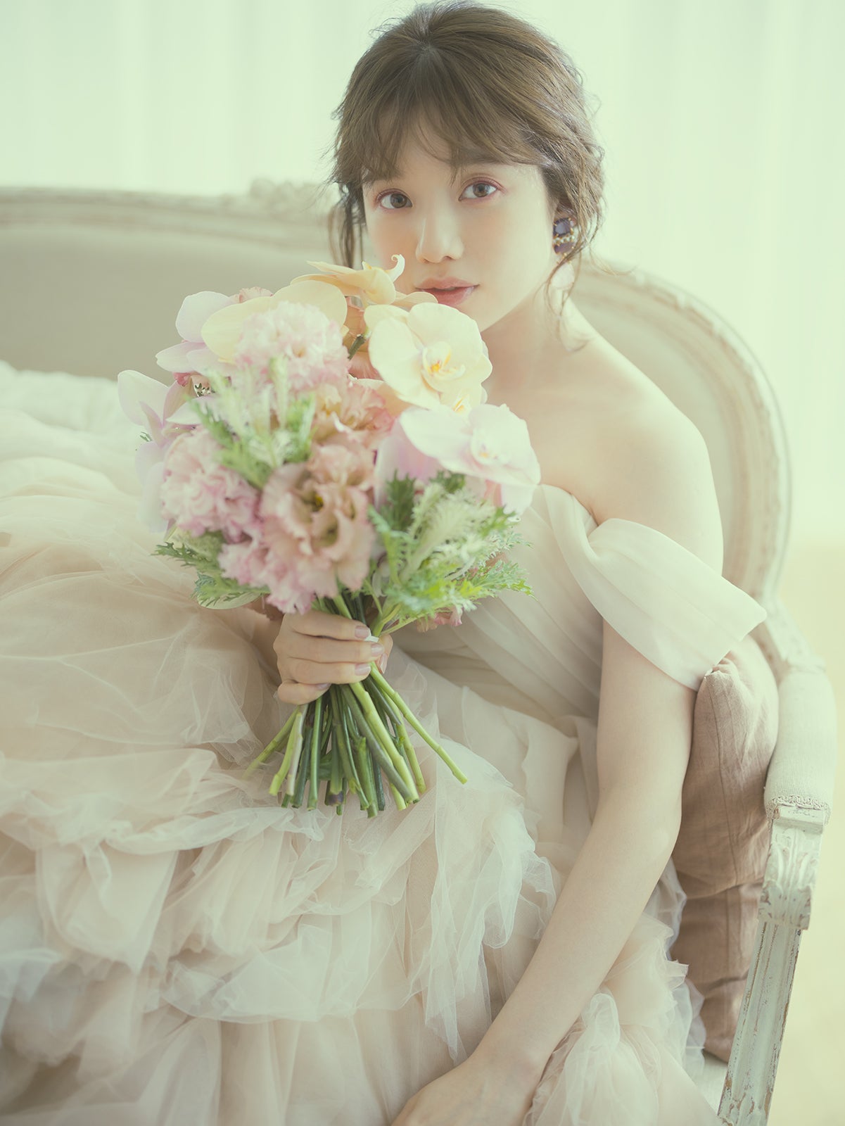 弘中綾香アナ 人生初ウエディングドレスで あざと可愛い花嫁 に 理想の結婚相手は モデルプレス