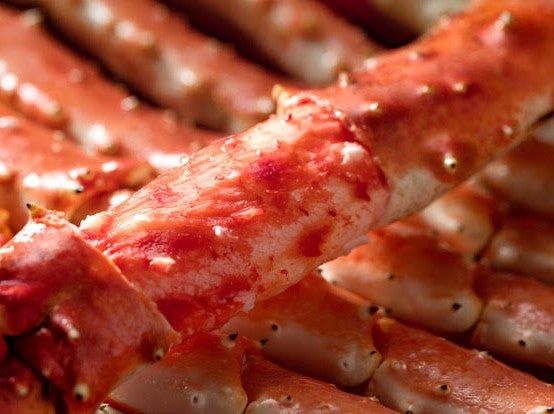 大洗 かに専門店 かじま 「本たらば蟹丸ごと一本焼き」 （￥1,500）／画像提供：「まんパク in 万博2018」実行委員会