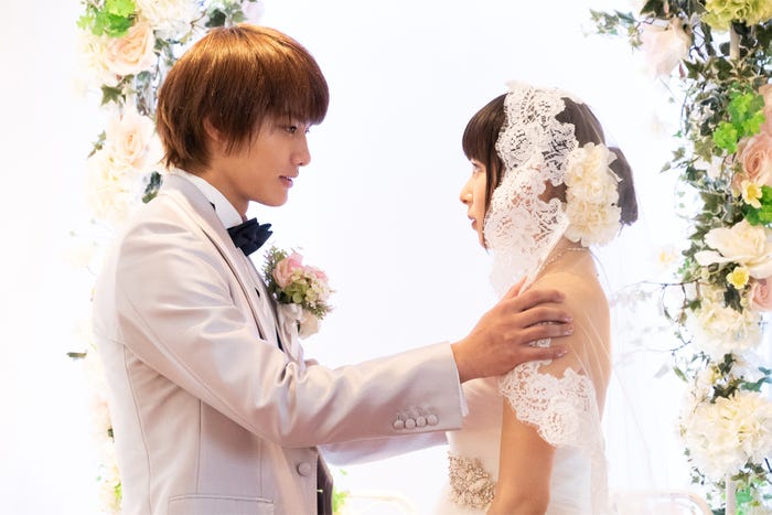 野村周平、桜井日奈子/「僕の初恋をキミに捧ぐ」第7話より(C)テレビ朝日