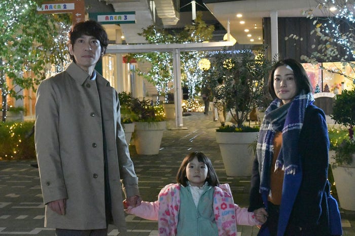 田中直樹、稲垣来泉、菅野美穂/「砂の塔~知りすぎた隣人」第8話より(C)TBS