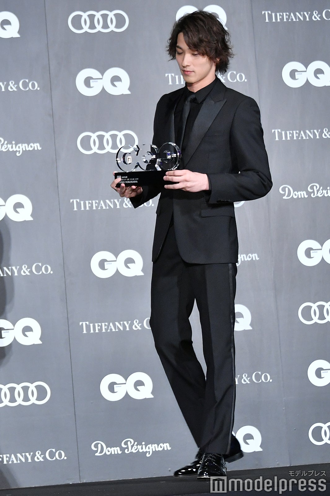 嬉しそうな横浜流星 （C）モデルプレス