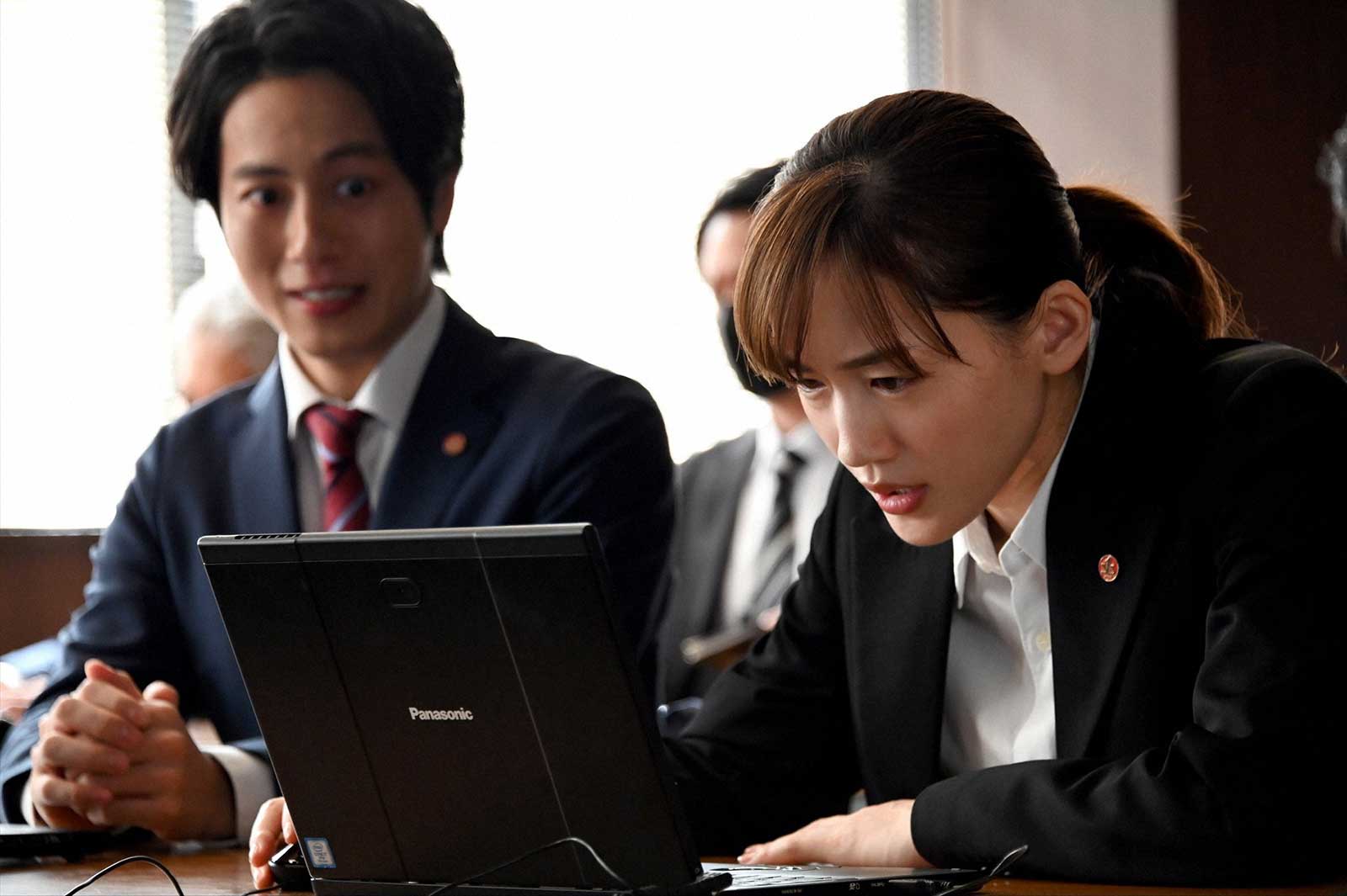 綾瀬はるか「天国と地獄 ～サイコな2人～」最終話より（C）TBS