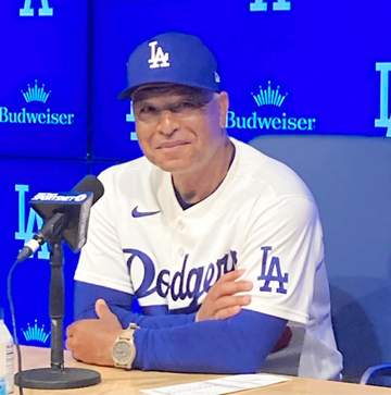 ロバーツ監督 佐々木朗希は「本当に大きな一歩になる」OP戦最終戦で「私はお前を信じている」→親心に応える5回途中1失点「攻める姿勢がよかった」