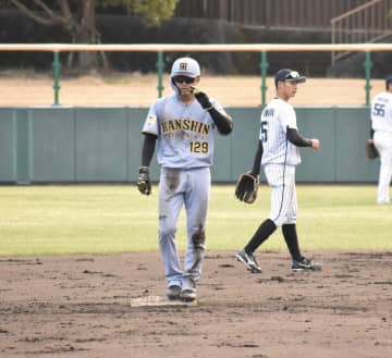 阪神・平田2軍監督、実戦初安打初盗塁の育成ドラ2山崎たたえる「足という飛び道具がある。スタートの思いっきりいいもん」【一問一答】