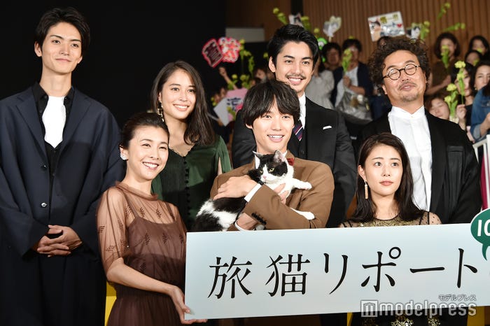 (下段左から)竹内結子、福士蒼汰&ナナ、高畑充希(上段左から)山本涼介、広瀬アリス、大野拓朗、三木康一郎監督(C)モデルプレス