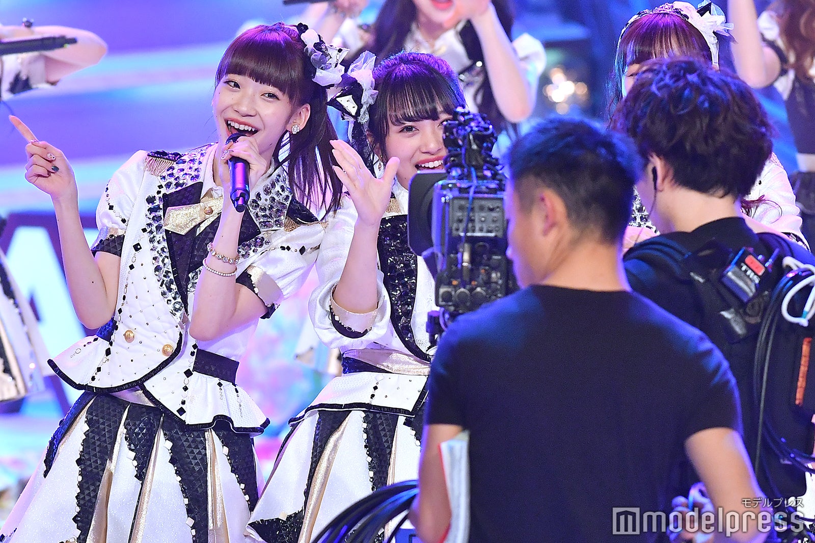 荻野由佳、向井地美音 （C）モデルプレス