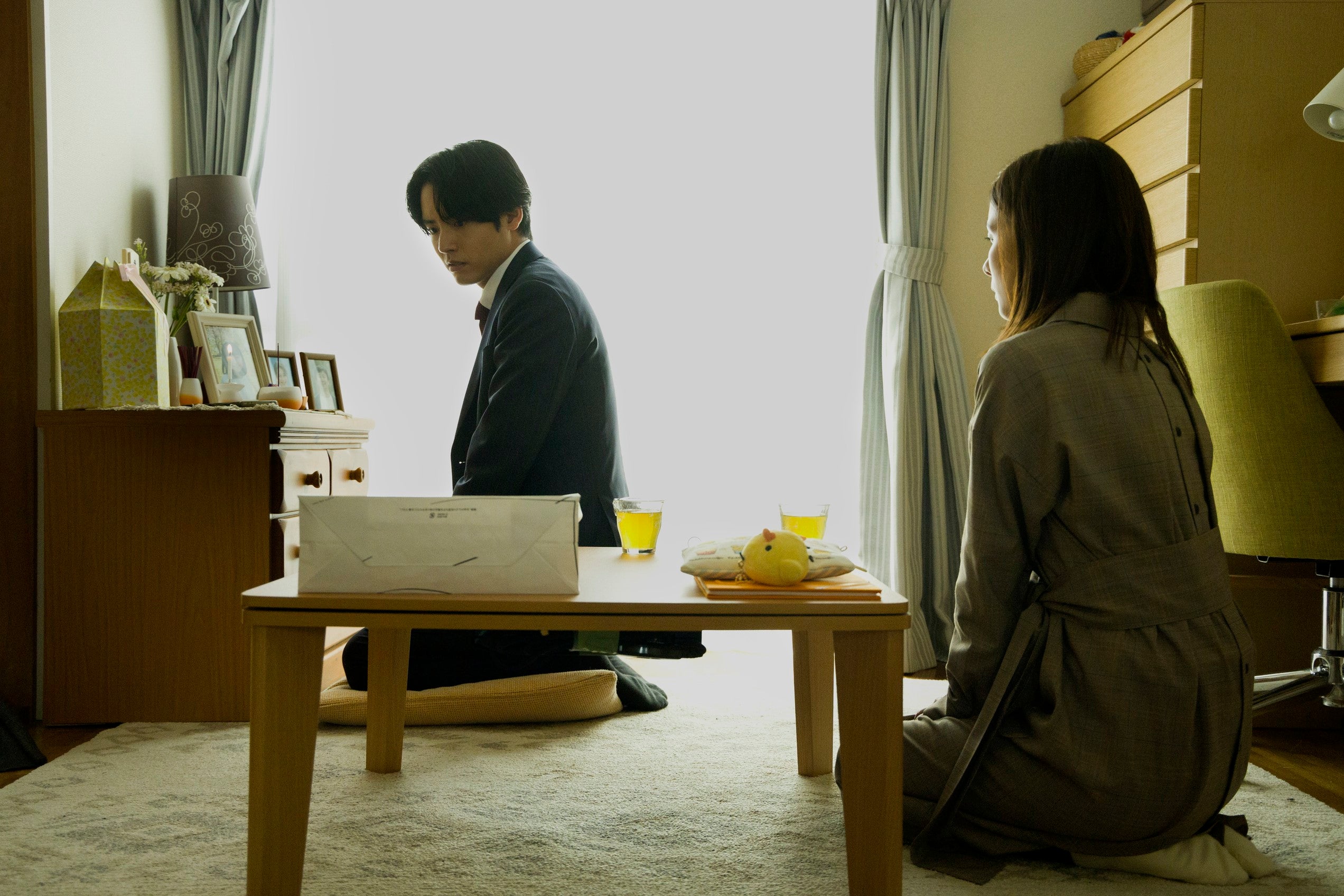 赤楚衛二、芳根京子「Re:リベンジ-欲望の果てに-」第8話より（C）フジテレビ