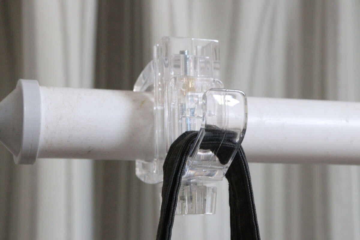 丸パイプ用はさんで取り付けフック　使用例