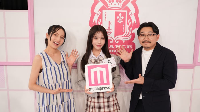 （左から）ベッキー、みく、伊藤俊介（提供写真）