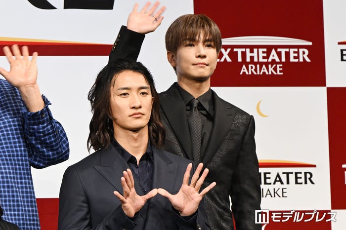 体作りの話題で盛り上がった岩本照&岩田剛典(C)モデルプレス