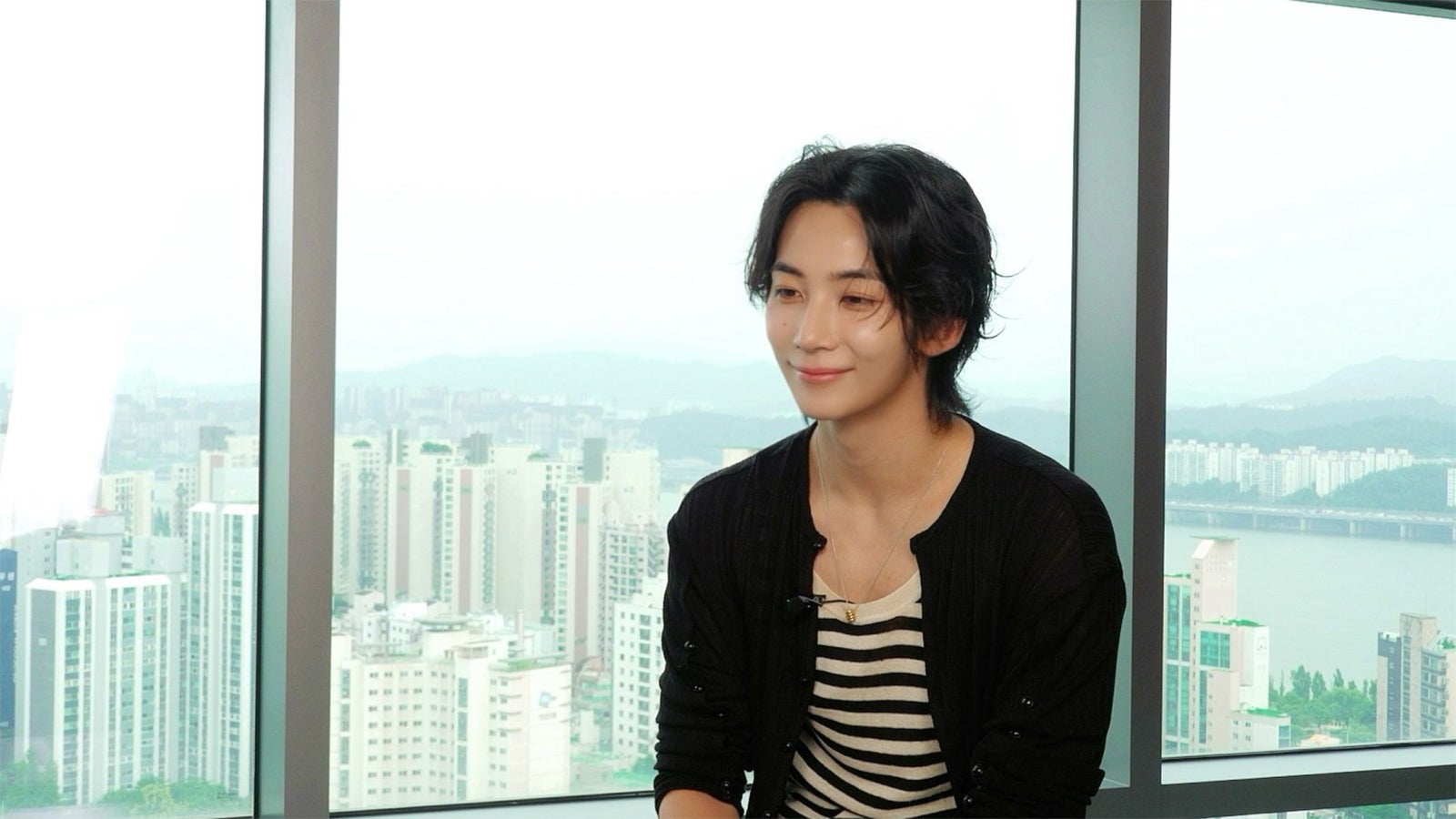 SEVENTEENジョンハン、兵役後日本最速テレビ出演「地獄」の練習生時代・メンバーとの絆明かす