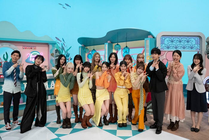 (左から)森本晋太郎、サーヤ、ME:I、YUMEKI、横澤夏子、鎮西寿々歌(C)NHK