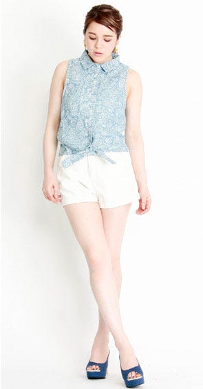 ペイズリーダンガリーノースリシャツ「salus」1,490円(税込)