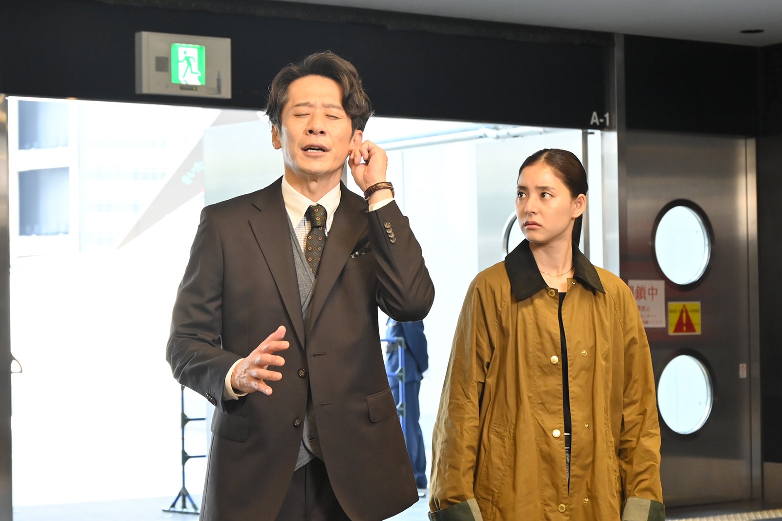 三浦誠⼰、新木優子「DOPE 麻薬取締部特捜課」第9話（C）TBS