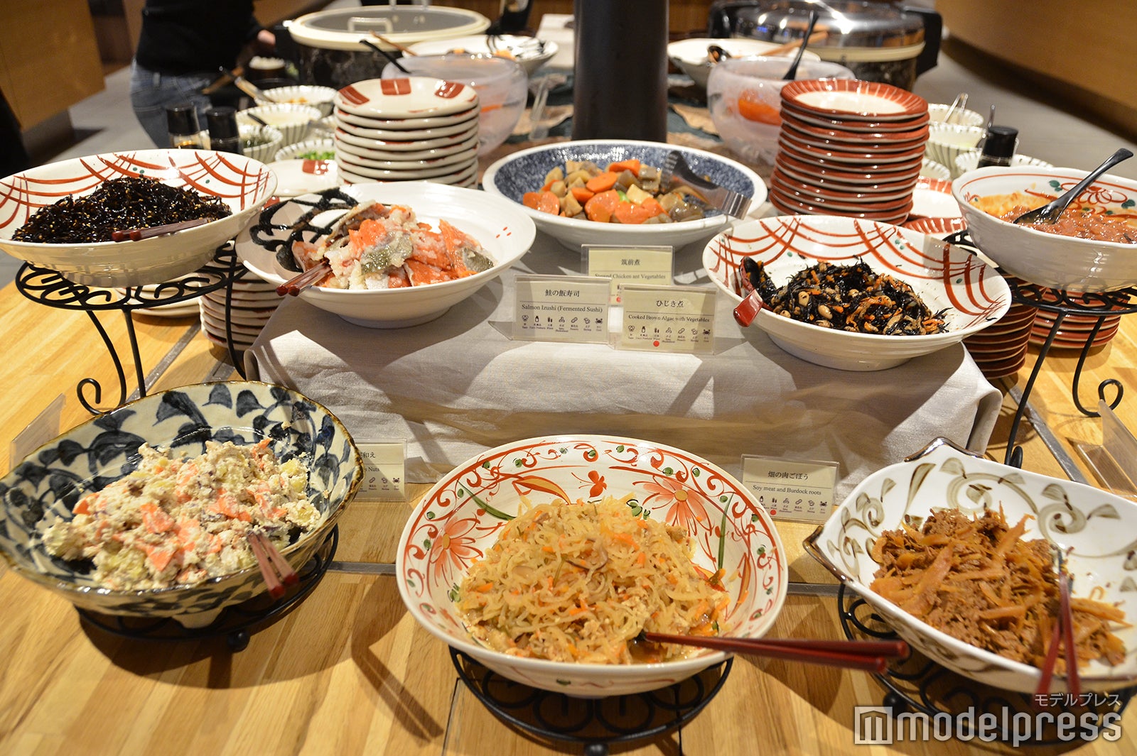 朝食（C）モデルプレス