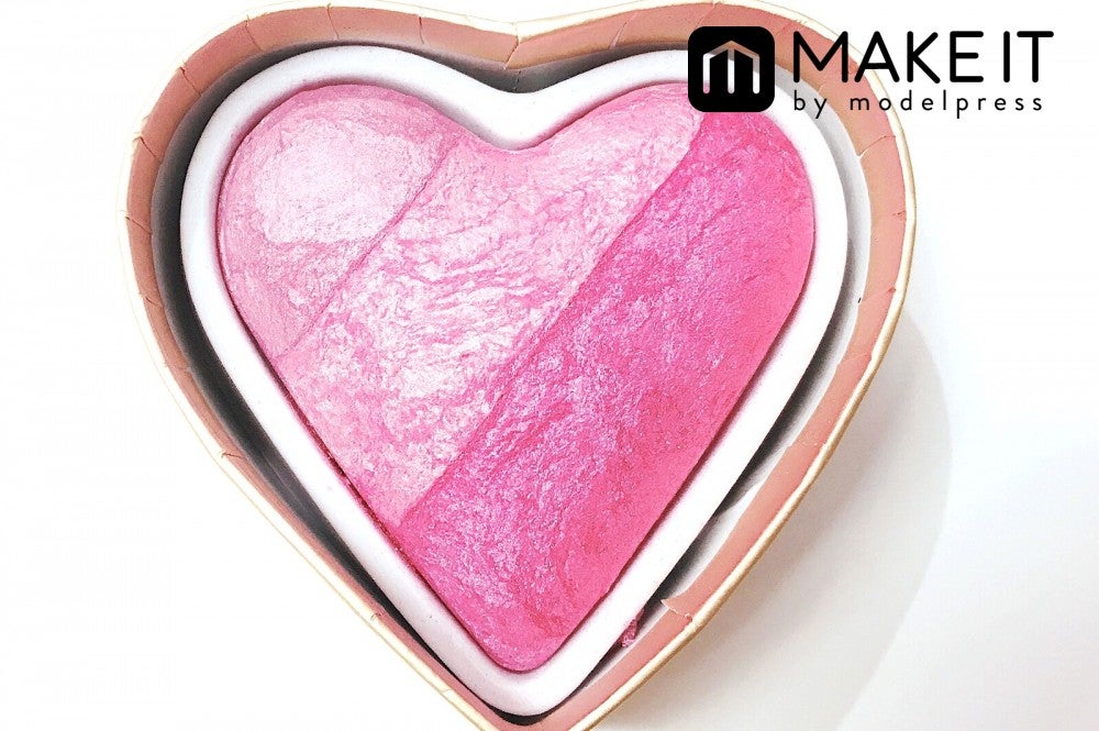 メイクアップレボリューション／ブラッシングハート／ハートブラッシャー／1,400円(税抜) (C)メイクイット