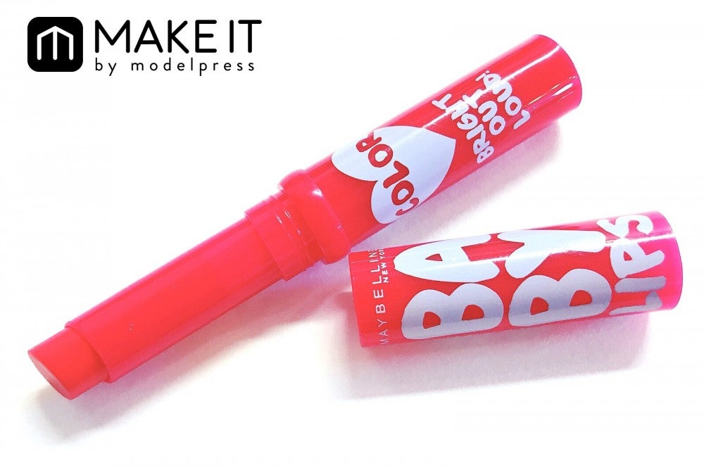 メイベリン／リップクリーム カラー／06 パッション レッド／500円（税抜） (C)メイクイット