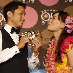 (左から)小崎陽一さん、保田圭