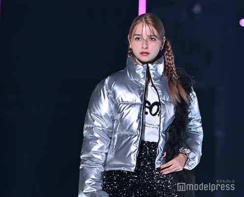 人生初ハイトーンイメチェン話題の嵐莉菜、ブレイズヘアで存在感発揮【TGC 2024 A/W】