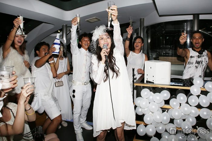 華やかな盛り上がりを見せた photographed by LESLIE KEE