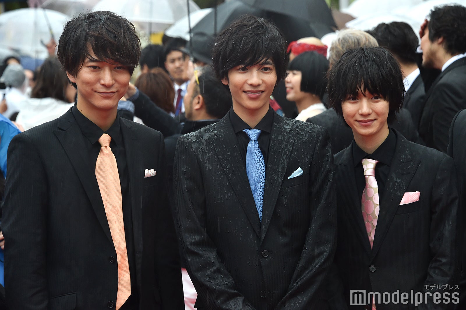 （左から）浅香航大、志尊淳、小越勇輝（C）モデルプレス