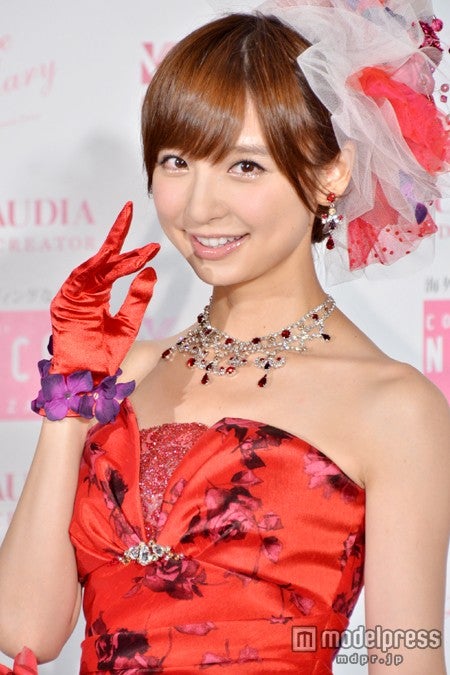 AKB48…：篠田麻里子プロデュースのドレス「Love Mary