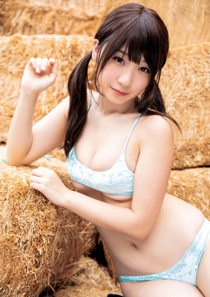 伊織もえ(C)HIROKAZU/集英社