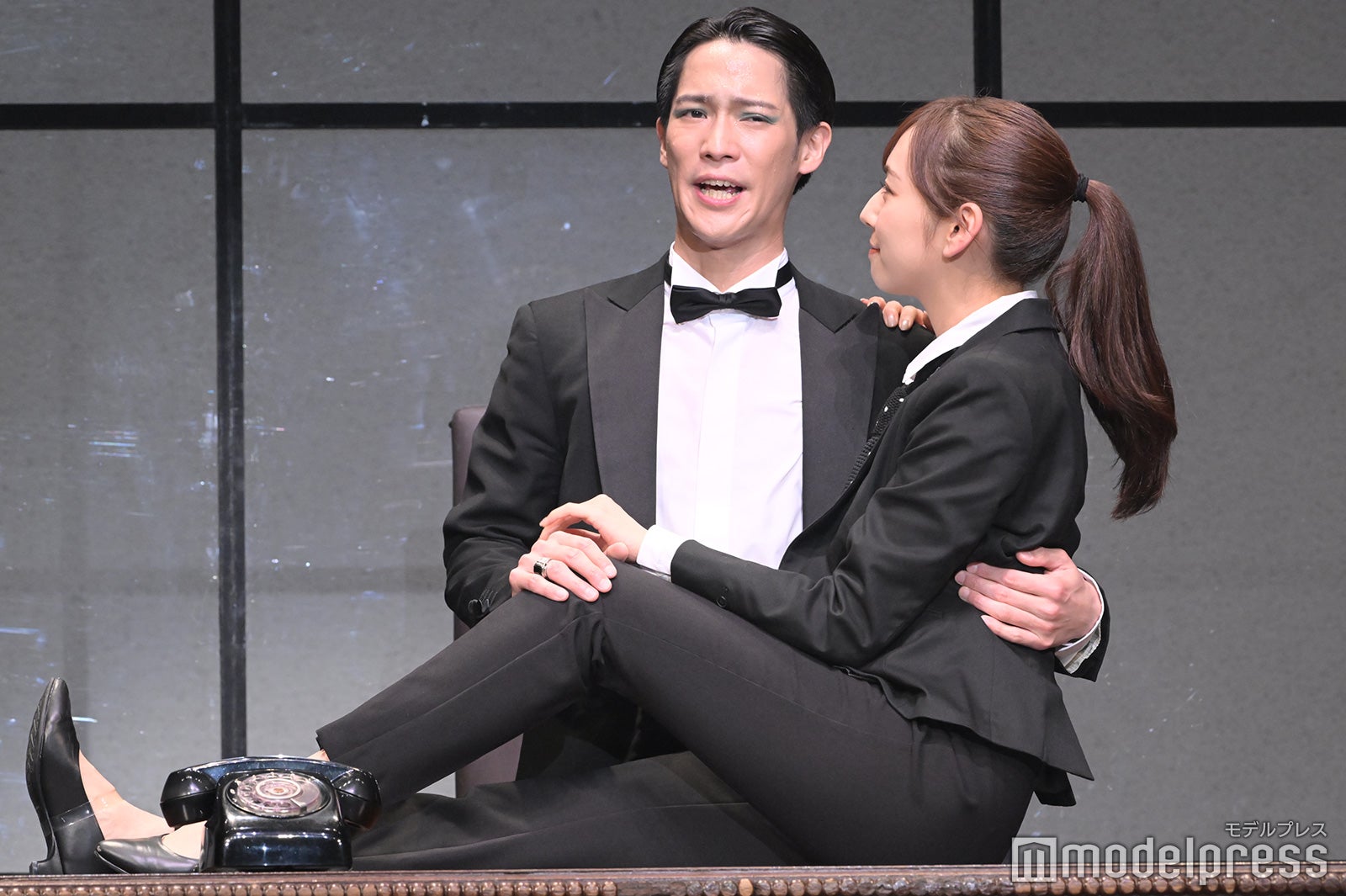 味方良介、新内眞衣（C）モデルプレス