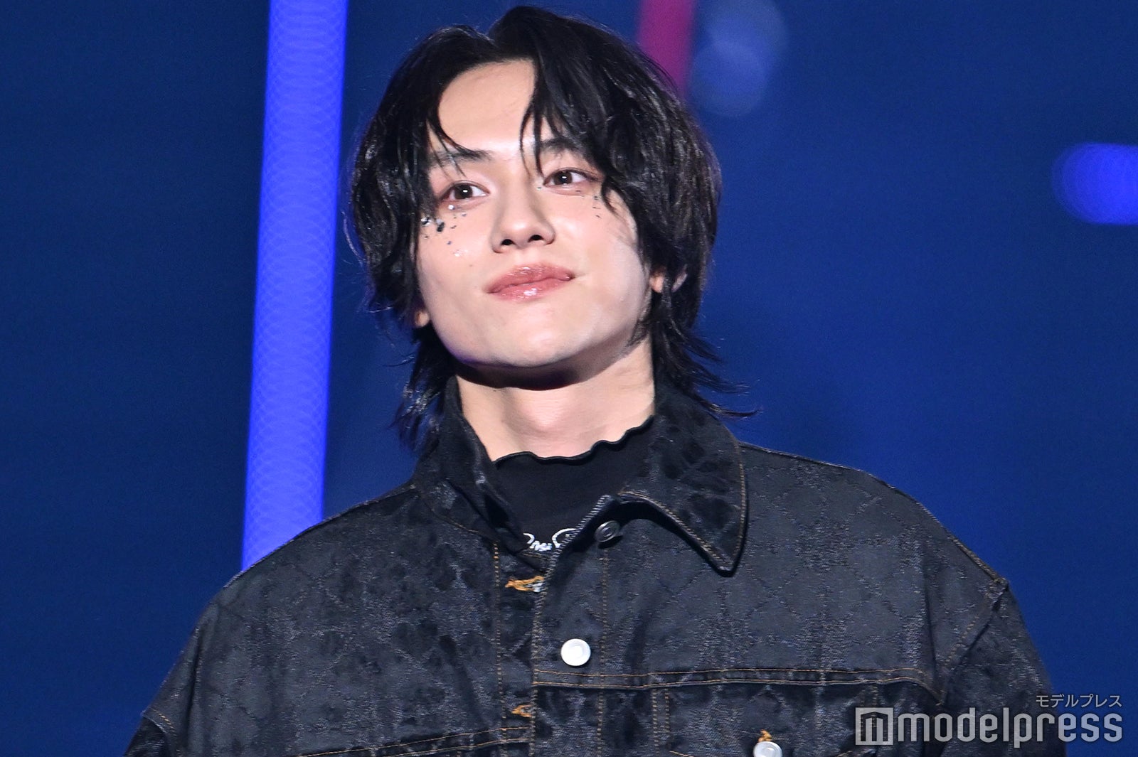 山下幸輝、キス顔に視線集中 目元に大粒ラメ輝かせる【TGC 2024 A／W】