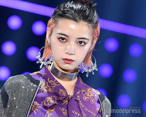 池田エライザ、ランウェイでドラマ撮影 ド派手スタイルでオーラ放出<TGC2019S/S>