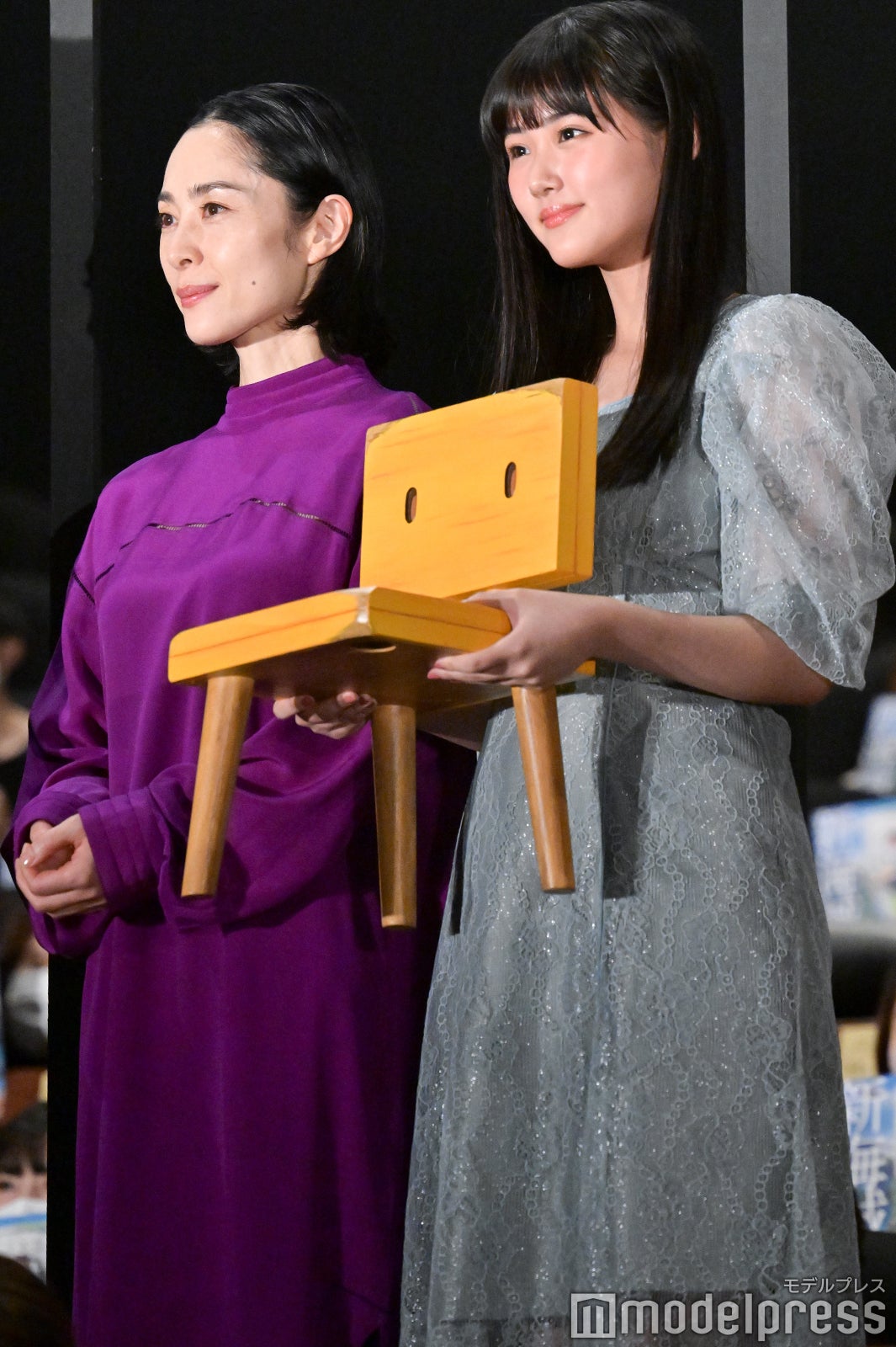 深津絵里、原菜乃華 （C）モデルプレス