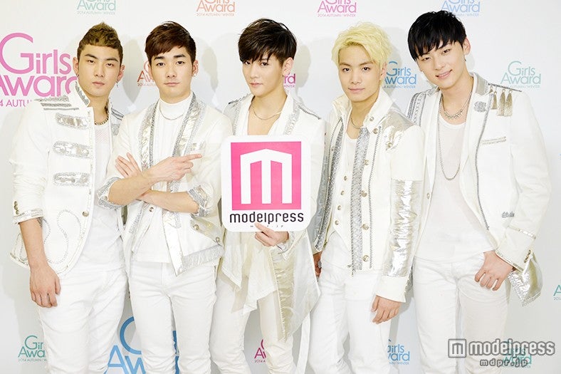 NU’EST（左から）ベクホ、アロン、レン、JR、ミンヒョン