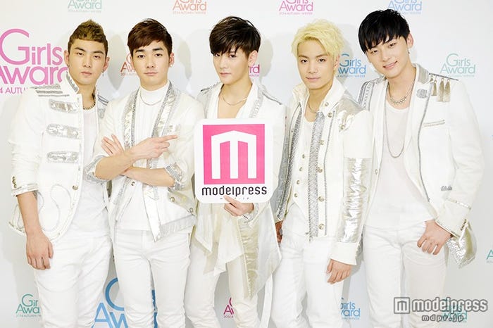 NU’EST(左から)ベクホ、アロン、レン、JR、ミンヒョン