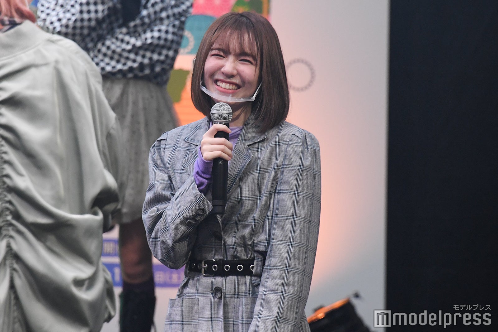 Girls2／小田柚葉からのラブコールに笑顔を見せる増田來亜 （C）モデルプレス