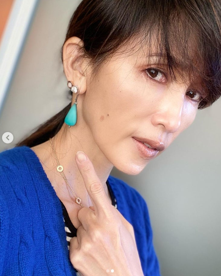 工藤静香「ハウルの様なピアスが欲しくて」投稿写真に反響「旦那様への想いが素敵」