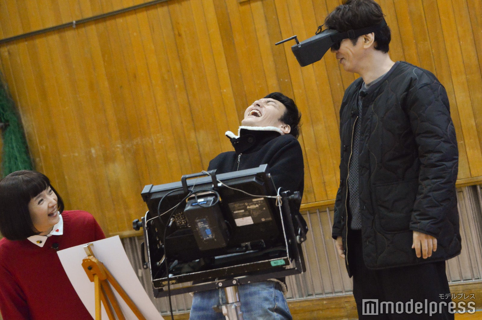 ユースケの暴走に大笑いの草なぎ剛 （C）モデルプレス