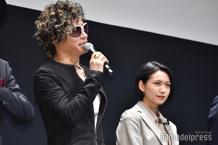 男役 二階堂ふみ ばっさりカットのショートボブ初披露 Gacktと撮影